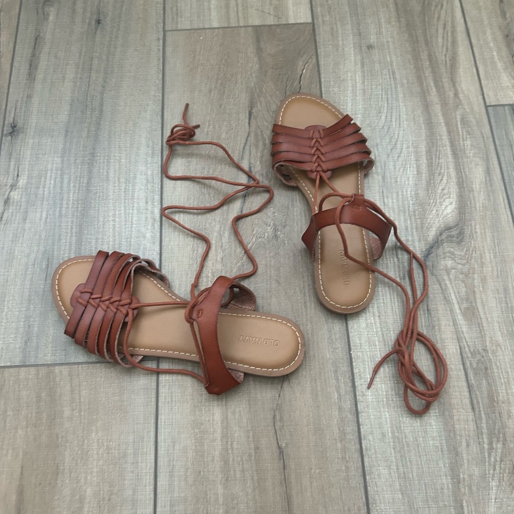 NWOT Women’s Brown Old Navy String Tie Sandals - Size 8
